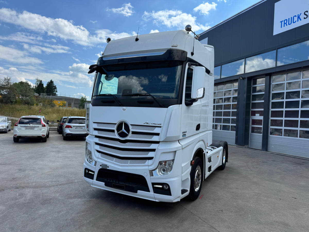 MERCEDES Actros 1853 4x2 - Çekici: fotoğraf 1 MERCEDES Actros 1853 4x2 - Çekici: fotoğraf 1