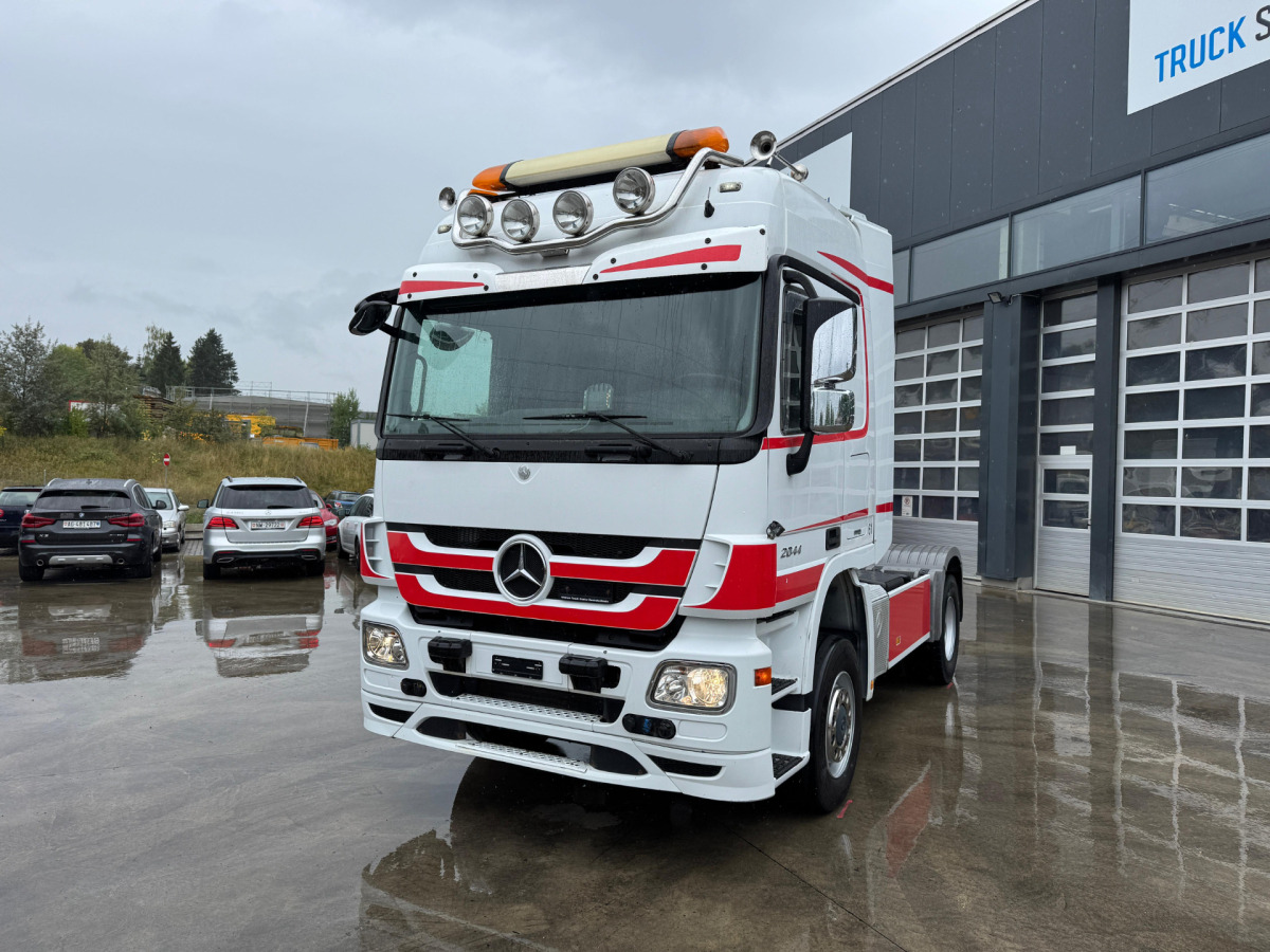 MERCEDES Actros 2044 4x4 - Çekici: fotoğraf 1 MERCEDES Actros 2044 4x4 - Çekici: fotoğraf 1