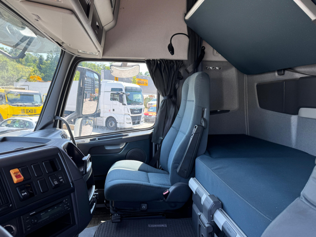 Çekici VOLVO FH-460 4x2: fotoğraf 15 Çekici VOLVO FH-460 4x2: fotoğraf 15