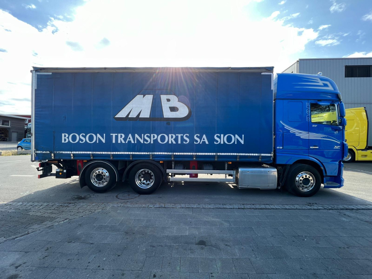 DAF XF510 6x2 - Tenteli kamyon: fotoğraf 4 DAF XF510 6x2 - Tenteli kamyon: fotoğraf 4