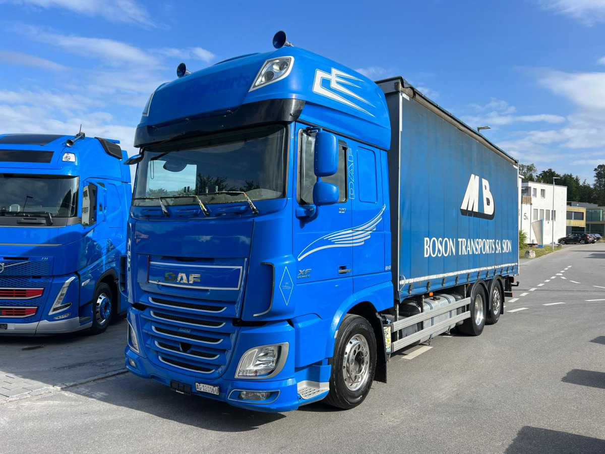 DAF XF510 6x2 - Tenteli kamyon: fotoğraf 1 DAF XF510 6x2 - Tenteli kamyon: fotoğraf 1