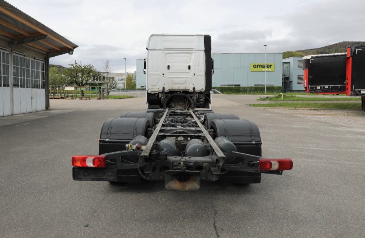 MERCEDES Actros 2548 6x2 - Şasi kamyon: fotoğraf 4 MERCEDES Actros 2548 6x2 - Şasi kamyon: fotoğraf 4