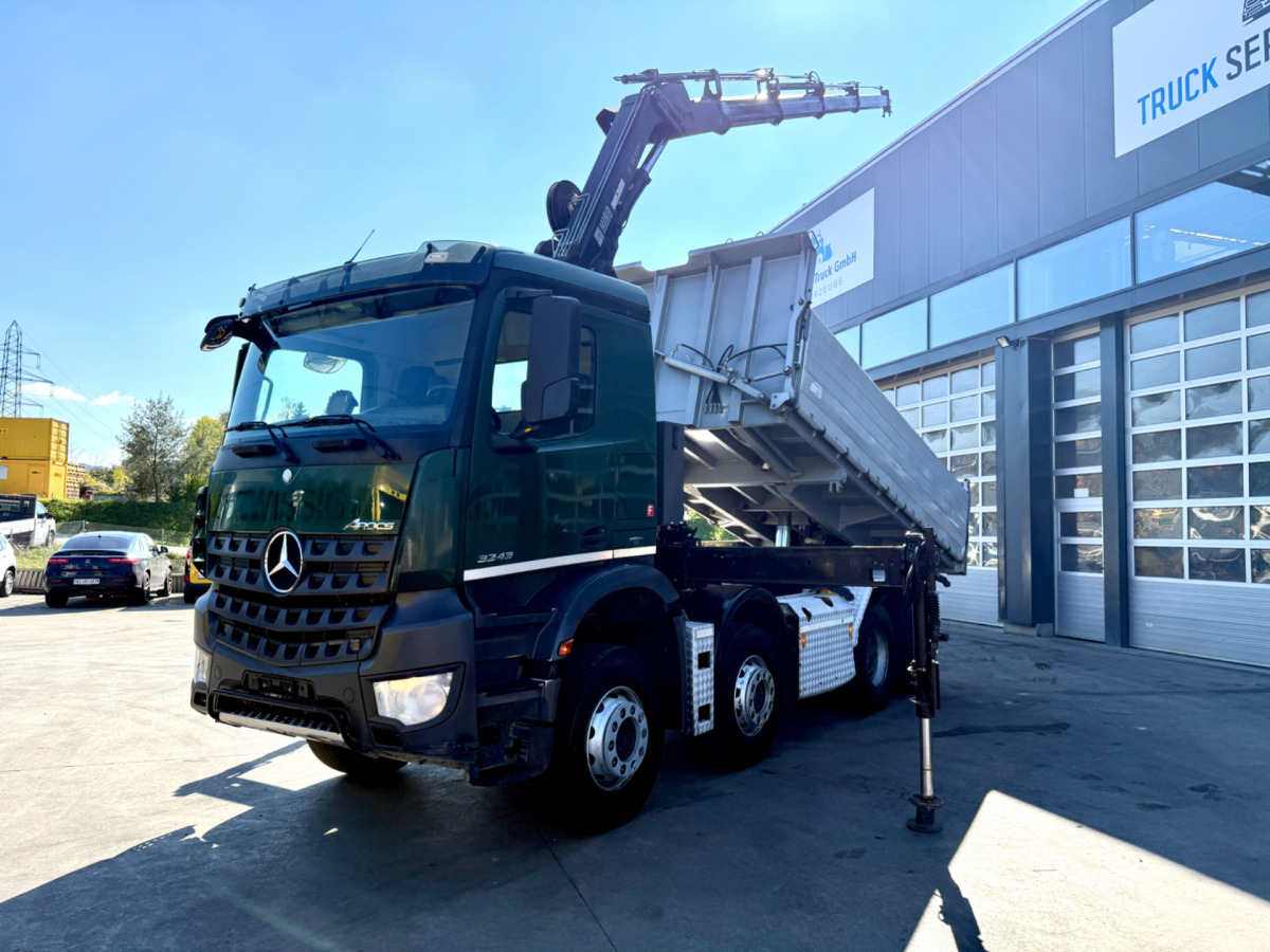 MERCEDES Arocs 3242 8x4 Hiab 166-4 - Damperli kamyon, Vinçli kamyon: fotoğraf 3 MERCEDES Arocs 3242 8x4 Hiab 166-4 - Damperli kamyon, Vinçli kamyon: fotoğraf 3