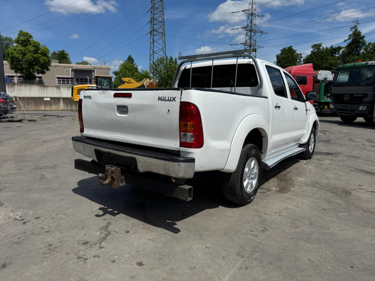TOYOTA Hilux 3.0D 4WD - Pikap: fotoğraf 5 TOYOTA Hilux 3.0D 4WD - Pikap: fotoğraf 5