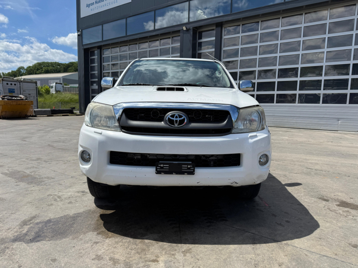 TOYOTA Hilux 3.0D 4WD - Pikap: fotoğraf 2 TOYOTA Hilux 3.0D 4WD - Pikap: fotoğraf 2