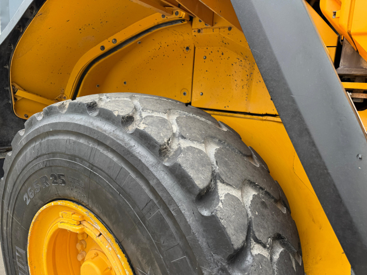 Tekerlekli yükleyici VOLVO L180G: fotoğraf 17