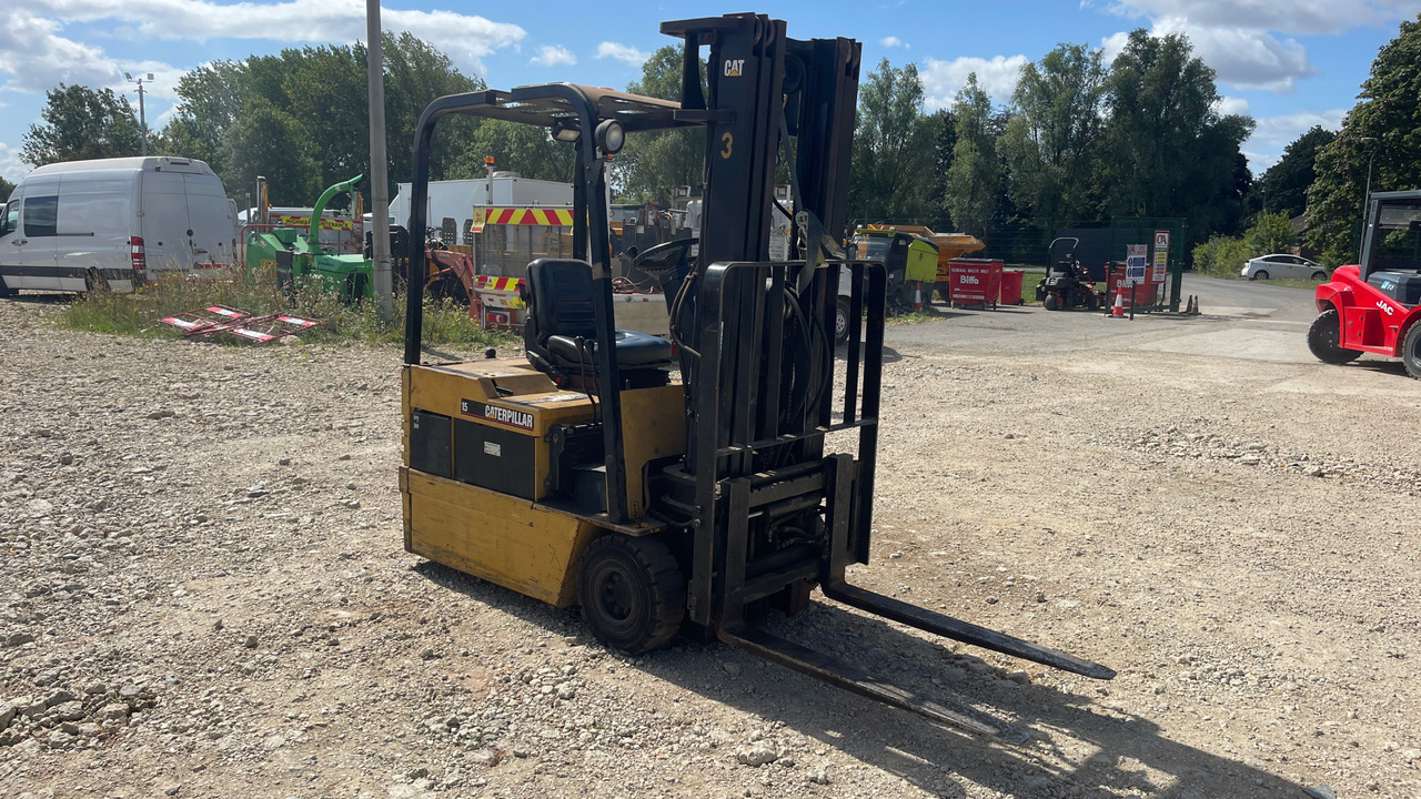 CATERPILLAR - Forklift: fotoğraf 1 CATERPILLAR - Forklift: fotoğraf 1