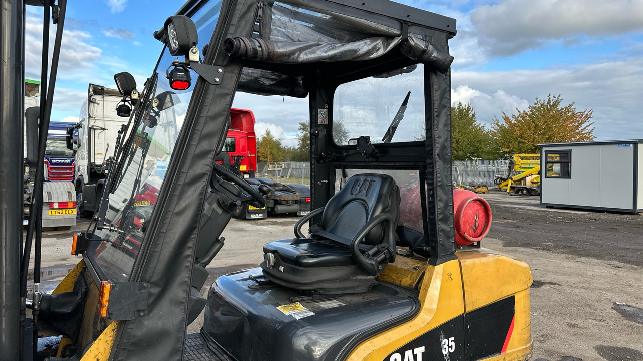 CATERPILLAR GP35 - LPG forklift: fotoğraf 5 CATERPILLAR GP35 - LPG forklift: fotoğraf 5
