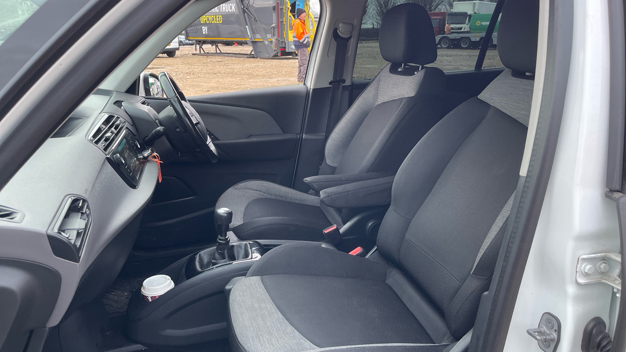 Binek araba CITROEN GRAND C4 PICASSO 1.6 BLUE HDI 100PS: fotoğraf 9 Binek araba CITROEN GRAND C4 PICASSO 1.6 BLUE HDI 100PS: fotoğraf 9