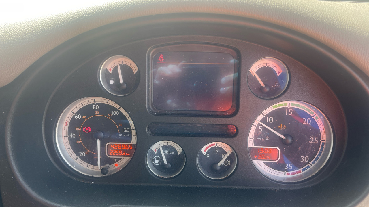 Kapalı kasa kamyon DAF CF 65.220: fotoğraf 6