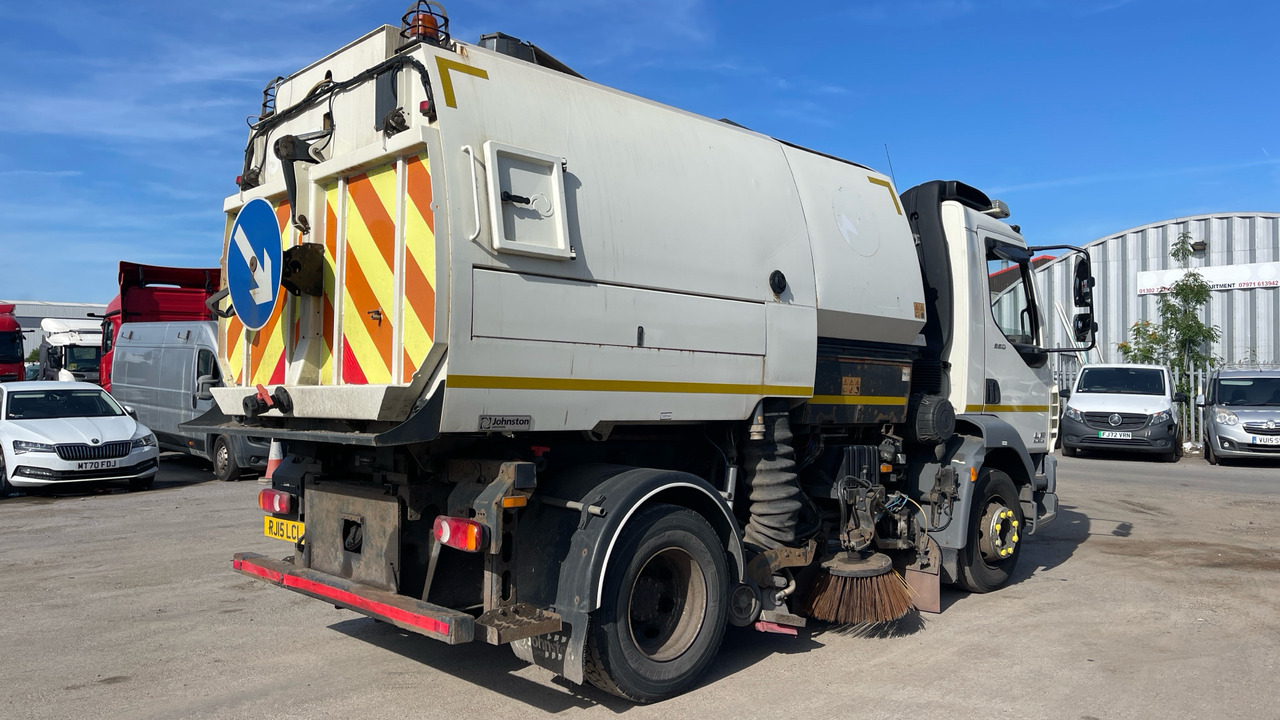 DAF LF 220 - Yol süpürme aracı: fotoğraf 4 DAF LF 220 - Yol süpürme aracı: fotoğraf 4