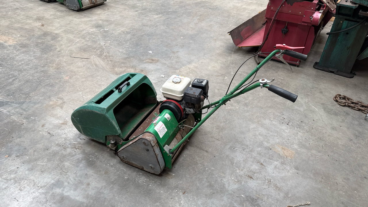 DENNIS FT510 PEDESTRIAN CYLINDER MOWER WITH 9K UNIT AND GRASS BOX - İnşaat ekipmanı: fotoğraf 3 DENNIS FT510 PEDESTRIAN CYLINDER MOWER WITH 9K UNIT AND GRASS BOX - İnşaat ekipmanı: fotoğraf 3