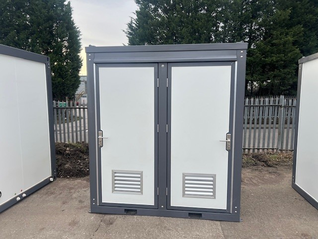 DOUBLE TOILET UNIT, INSULATED, FORKLIFT LIFTING POINT *LOCATED OFF - Konut konteyneri: fotoğraf 3 DOUBLE TOILET UNIT, INSULATED, FORKLIFT LIFTING POINT *LOCATED OFF - Konut konteyneri: fotoğraf 3