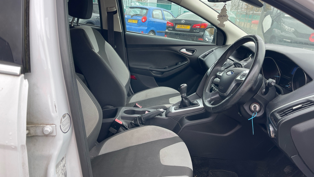 FORD FOCUS 1.0 ECO BOOST - Hatchback: fotoğraf 5 FORD FOCUS 1.0 ECO BOOST - Hatchback: fotoğraf 5