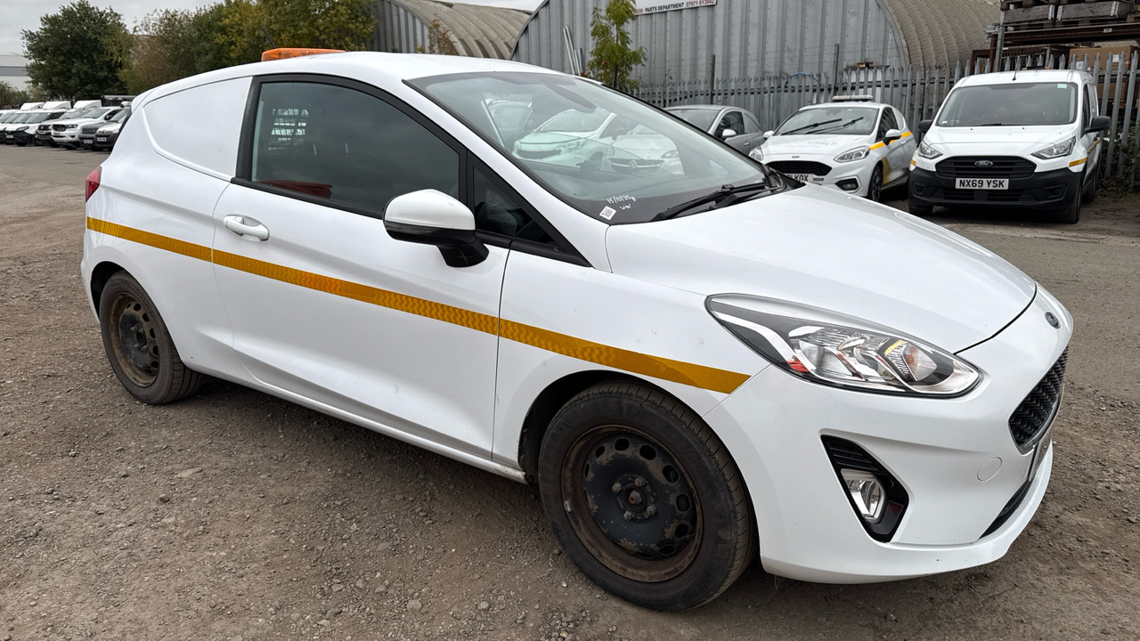 Ford Fiesta 1.5 TDCI - Binek araba: fotoğraf 1 Ford Fiesta 1.5 TDCI - Binek araba: fotoğraf 1