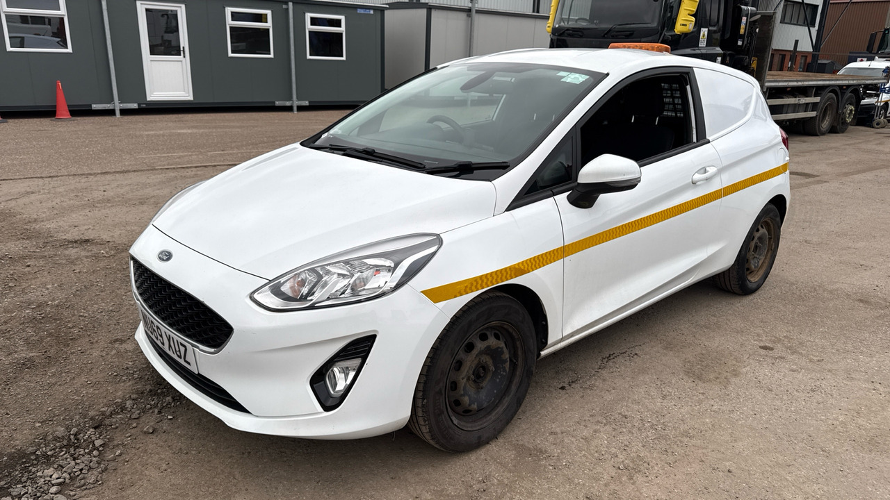 Ford Fiesta 1.5 TDCi - Binek araba: fotoğraf 2 Ford Fiesta 1.5 TDCi - Binek araba: fotoğraf 2