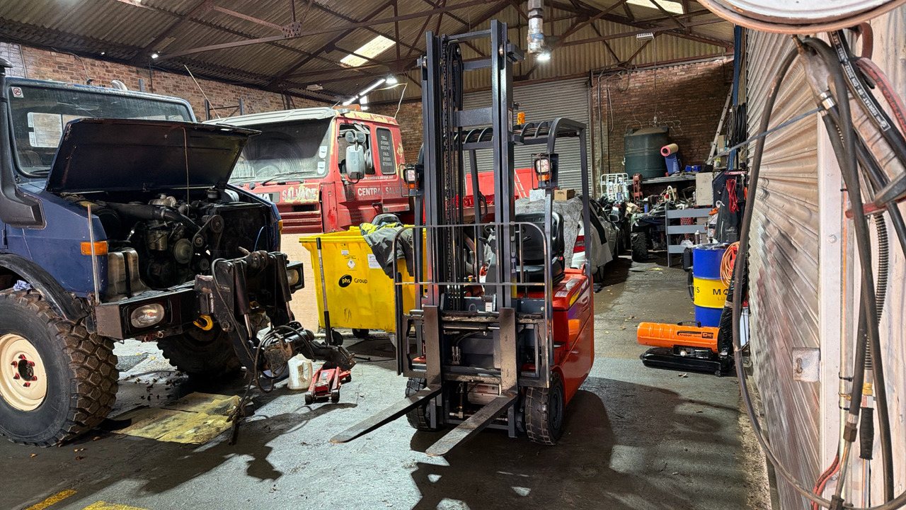 HELI FB315 - Elektrikli forklift: fotoğraf 2 HELI FB315 - Elektrikli forklift: fotoğraf 2