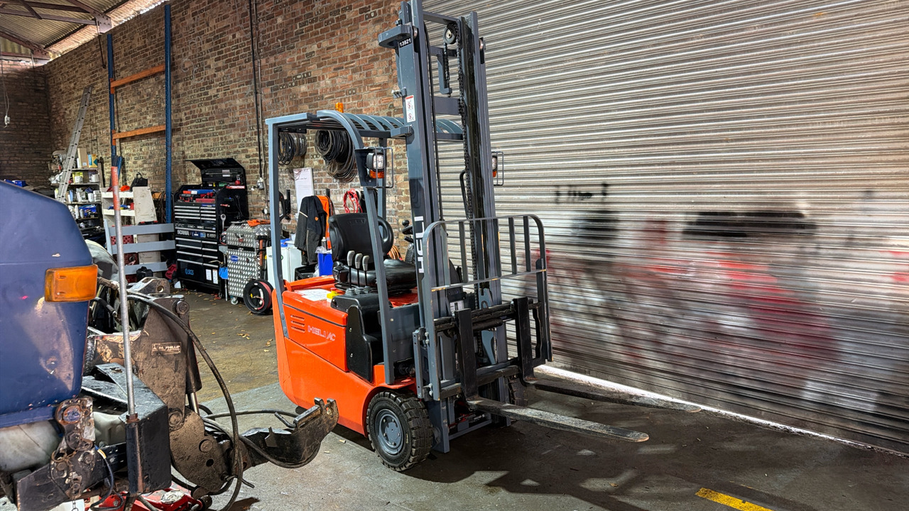 HELI FB315 - Elektrikli forklift: fotoğraf 1 HELI FB315 - Elektrikli forklift: fotoğraf 1