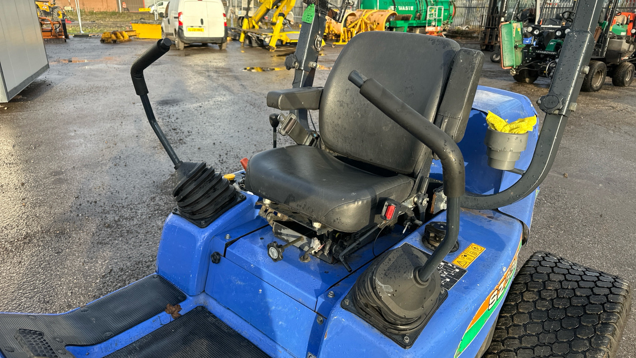 ISEKI SZ330 - Çim biçme makinesi: fotoğraf 5 ISEKI SZ330 - Çim biçme makinesi: fotoğraf 5