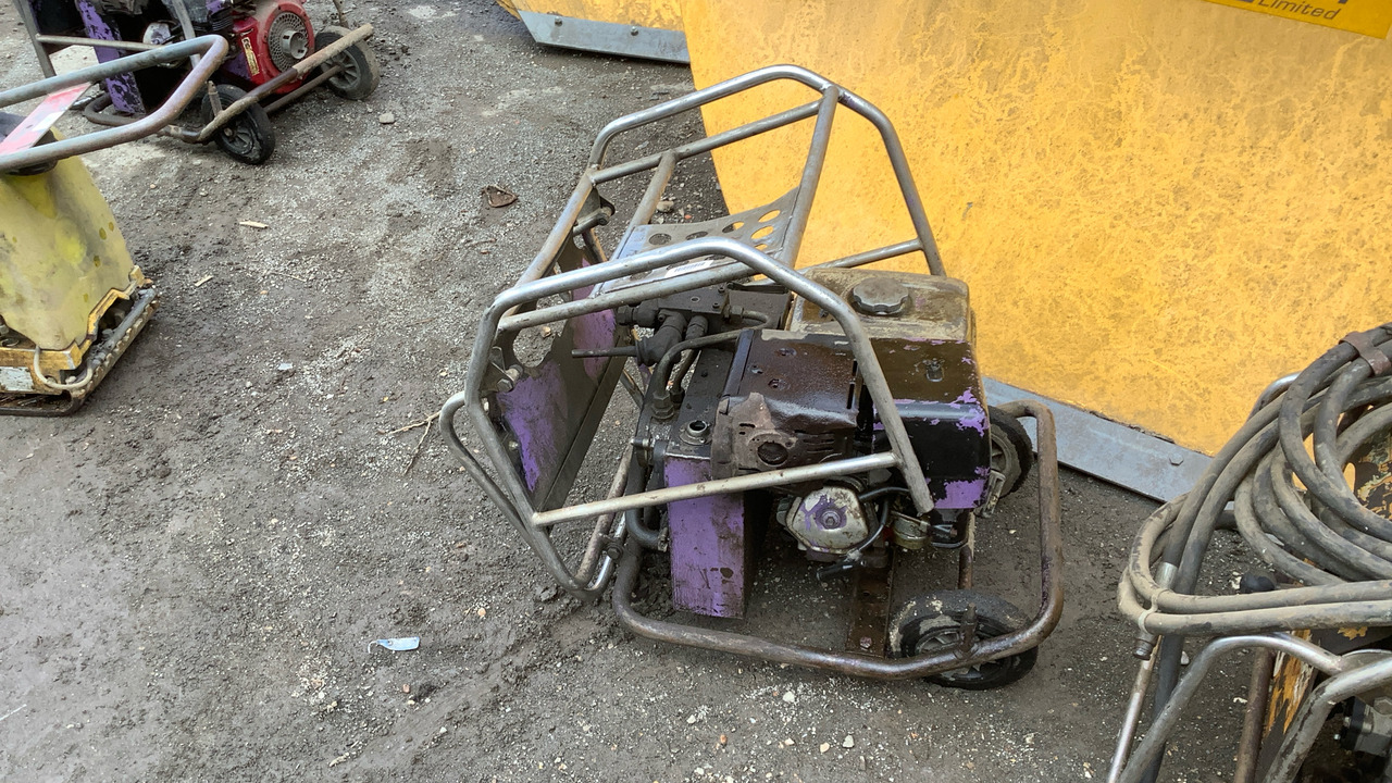 JCB BEAVER - İnşaat ekipmanı: fotoğraf 5 JCB BEAVER - İnşaat ekipmanı: fotoğraf 5