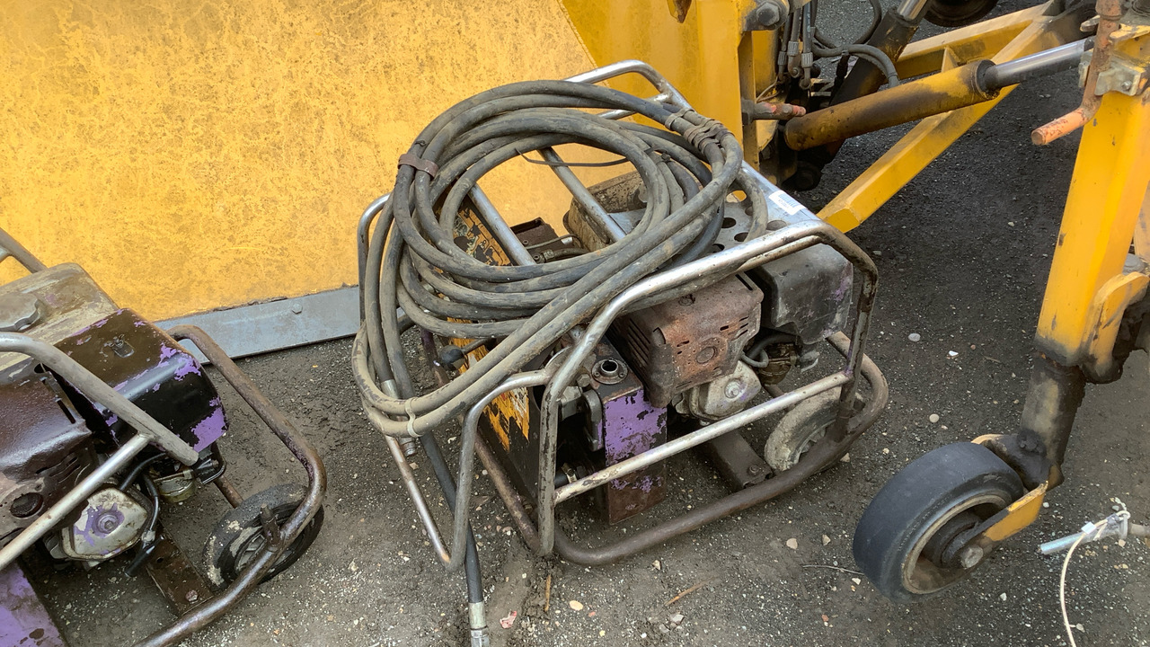 JCB BEAVER - İnşaat ekipmanı: fotoğraf 1 JCB BEAVER - İnşaat ekipmanı: fotoğraf 1