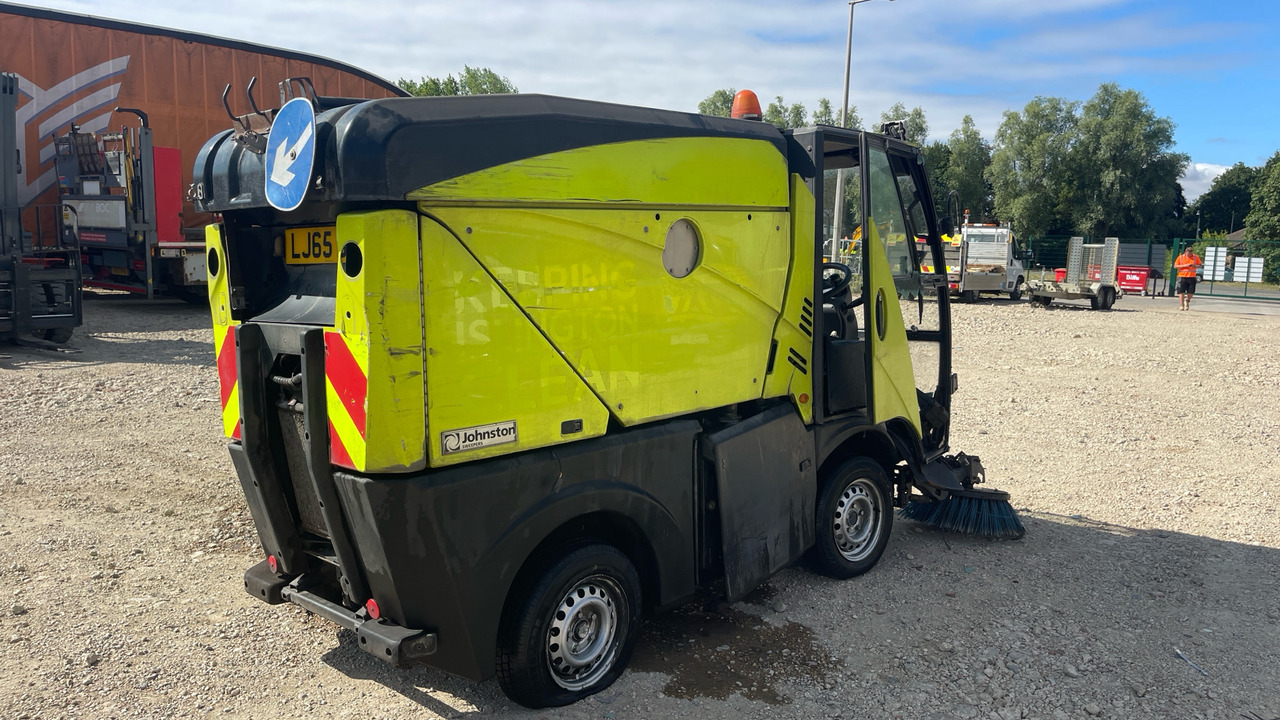 JOHNSTON - Yol süpürme aracı: fotoğraf 3 JOHNSTON - Yol süpürme aracı: fotoğraf 3