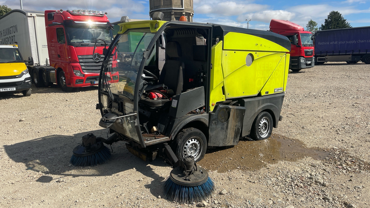 JOHNSTON - Yol süpürme aracı: fotoğraf 1 JOHNSTON - Yol süpürme aracı: fotoğraf 1