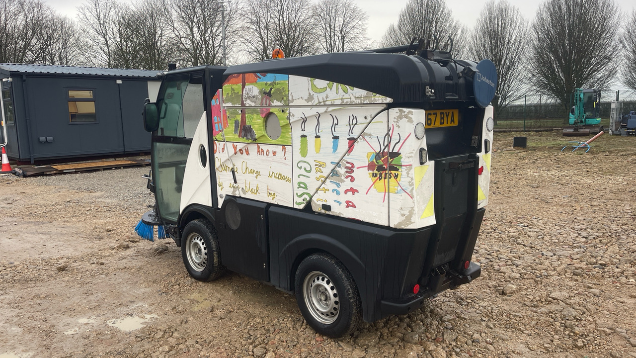 JOHNSTON SWEEPER - Yol süpürme aracı: fotoğraf 3 JOHNSTON SWEEPER - Yol süpürme aracı: fotoğraf 3