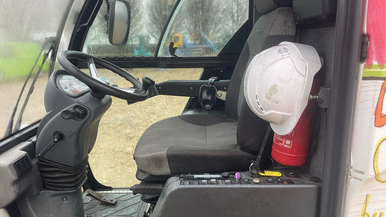 JOHNSTON SWEEPER - Yol süpürme aracı: fotoğraf 5 JOHNSTON SWEEPER - Yol süpürme aracı: fotoğraf 5