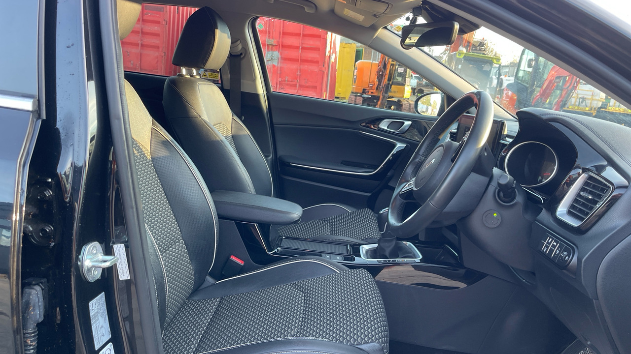 Kia Ceed 3 1.5 GDI ISG - Station wagon: fotoğraf 5 Kia Ceed 3 1.5 GDI ISG - Station wagon: fotoğraf 5