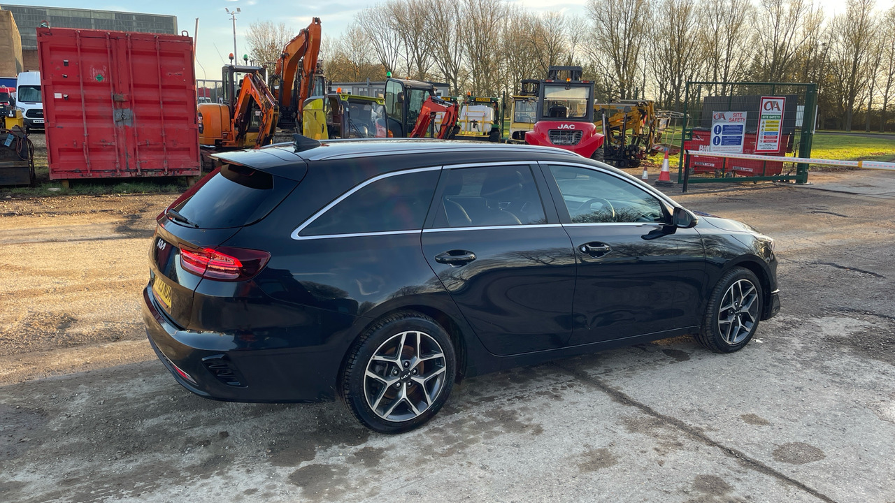 Kia Ceed 3 1.5 GDI ISG - Station wagon: fotoğraf 4 Kia Ceed 3 1.5 GDI ISG - Station wagon: fotoğraf 4