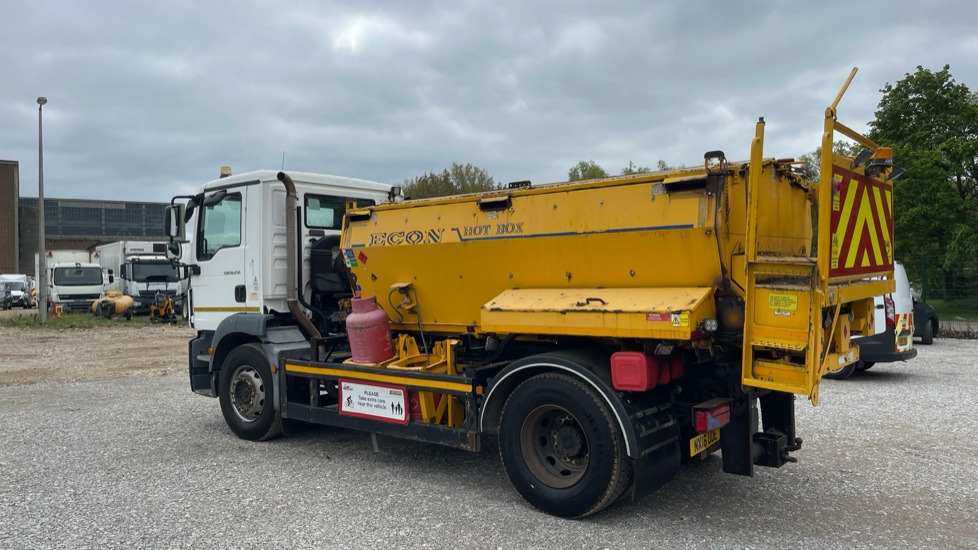 MAN TGM 18.250 - Asfalt döşeme aracı: fotoğraf 3 MAN TGM 18.250 - Asfalt döşeme aracı: fotoğraf 3