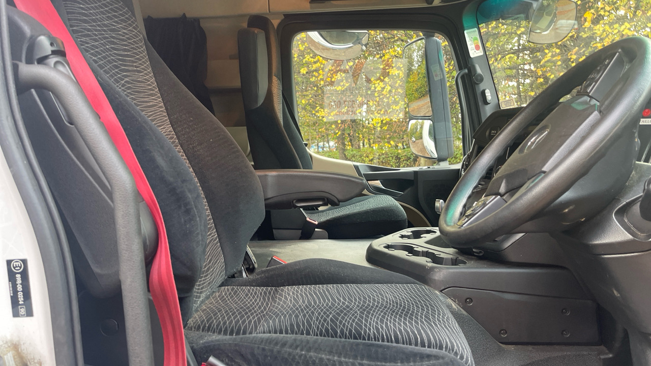 MERCEDES-BENZ ACTROS 1824 - Kapalı kasa kamyon: fotoğraf 5 MERCEDES-BENZ ACTROS 1824 - Kapalı kasa kamyon: fotoğraf 5