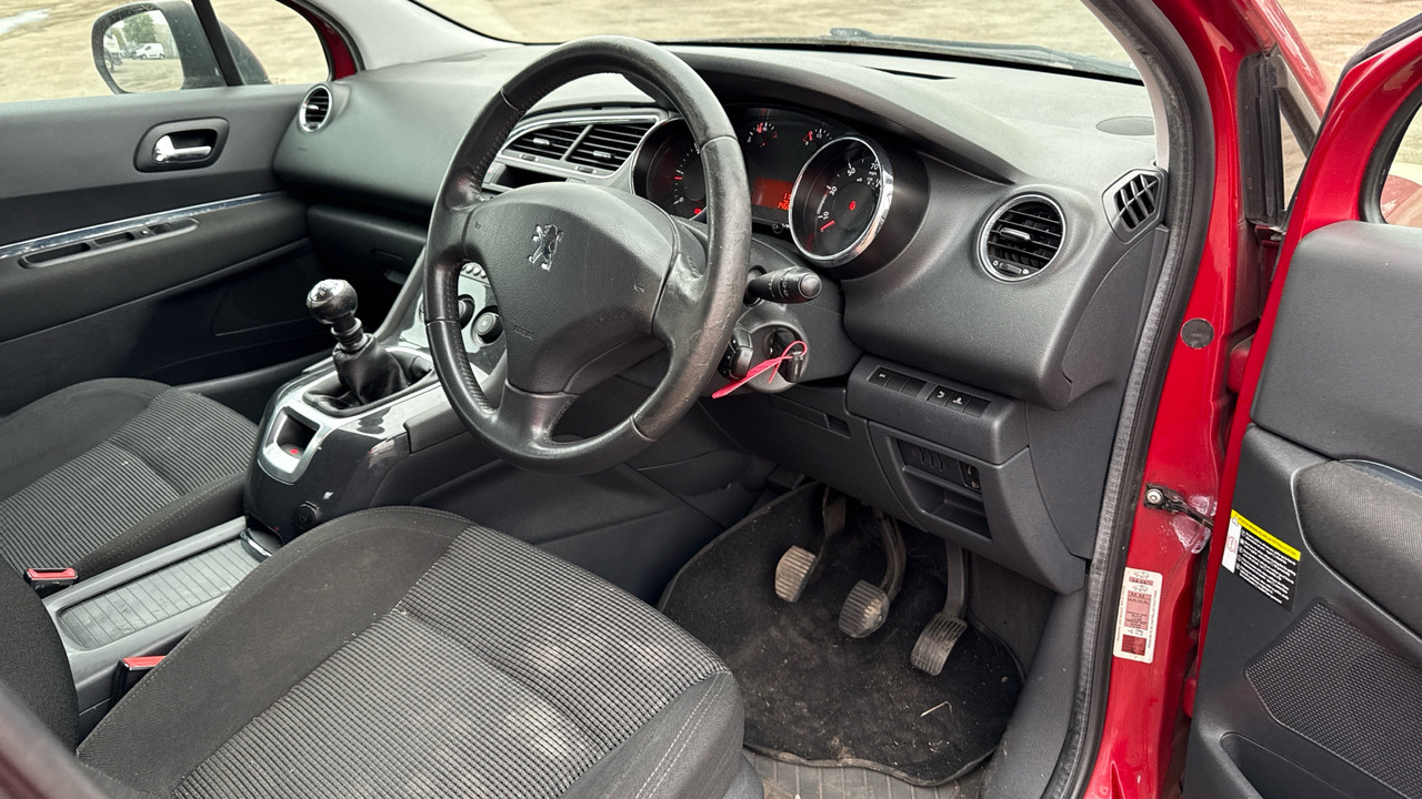 PEUGEOT 5008 2.0 HDI 150PS - Binek araba: fotoğraf 5 PEUGEOT 5008 2.0 HDI 150PS - Binek araba: fotoğraf 5