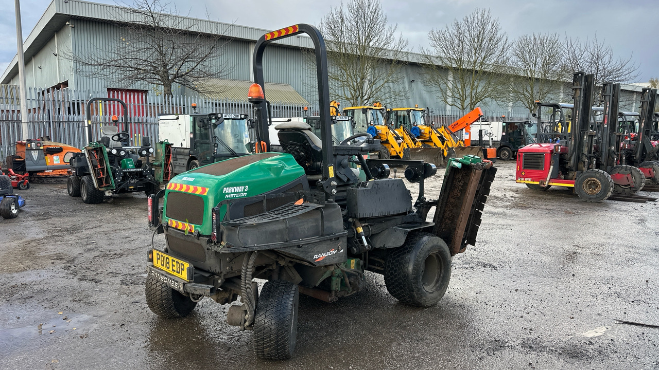 RANSOMES PARKWAY 3 METEOR - Çim biçme makinesi: fotoğraf 4 RANSOMES PARKWAY 3 METEOR - Çim biçme makinesi: fotoğraf 4