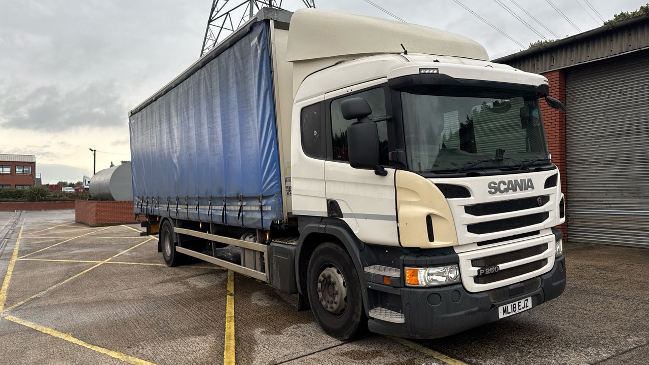 SCANIA P 250 - Tenteli kamyon: fotoğraf 1 SCANIA P 250 - Tenteli kamyon: fotoğraf 1