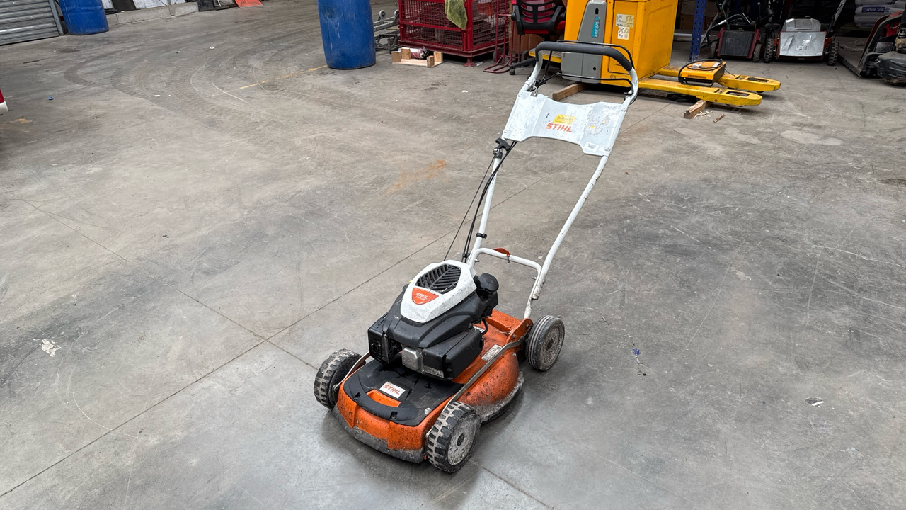 STIHL RM4 RTP - Çim biçme makinesi: fotoğraf 3 STIHL RM4 RTP - Çim biçme makinesi: fotoğraf 3