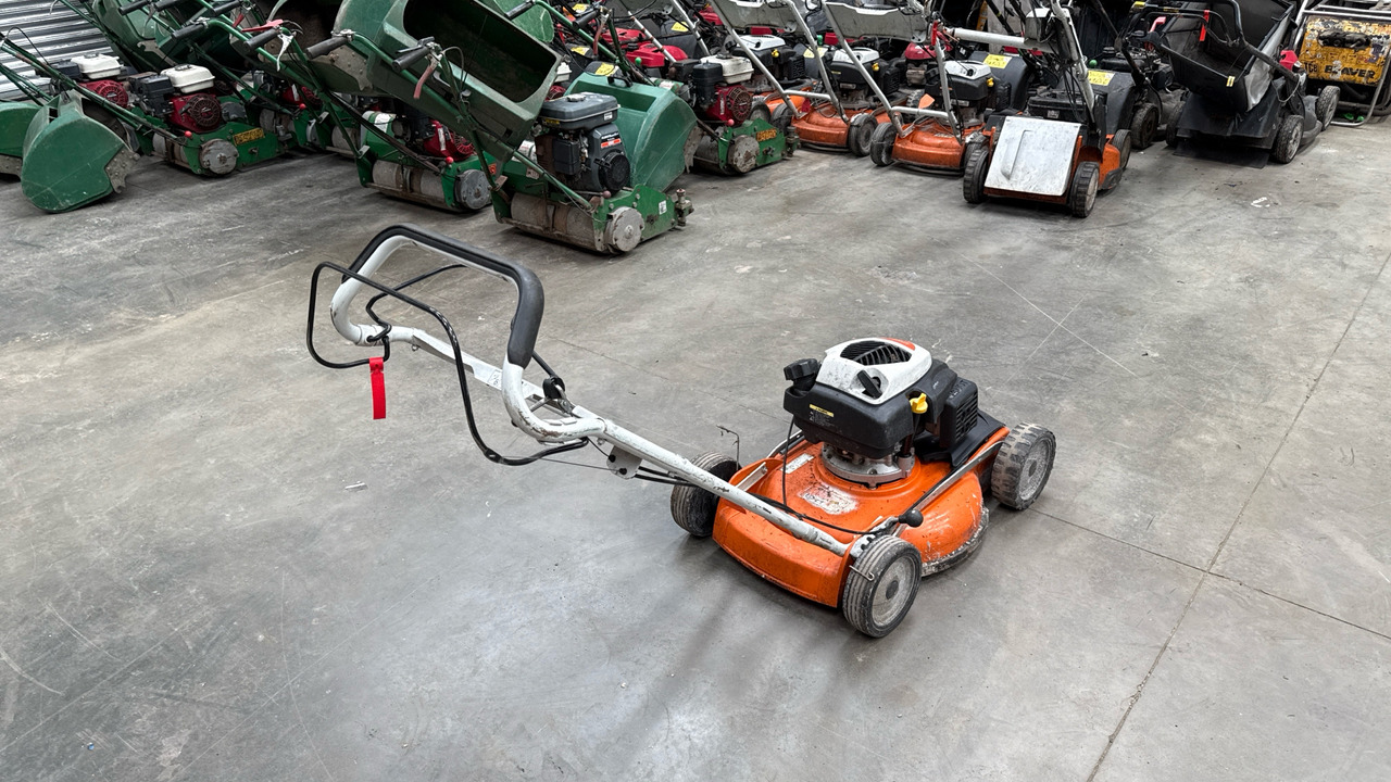 STIHL RM4 RTP - Çim biçme makinesi: fotoğraf 4 STIHL RM4 RTP - Çim biçme makinesi: fotoğraf 4