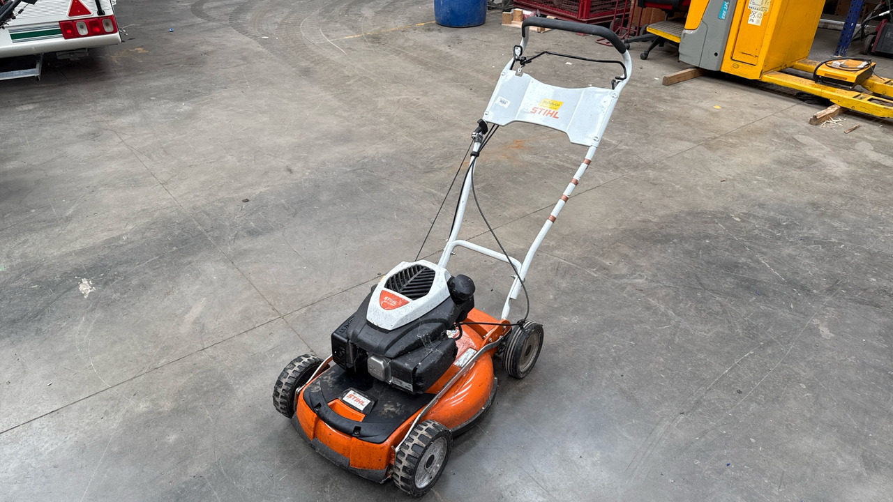 STIHL RM4 RTP - Çim biçme makinesi: fotoğraf 4 STIHL RM4 RTP - Çim biçme makinesi: fotoğraf 4