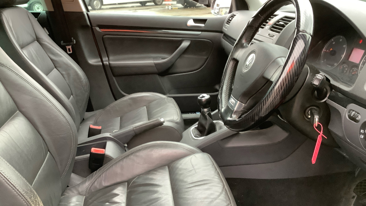 VOLKSWAGEN GOLF GT 2.0 TDI 140PS - Hatchback: fotoğraf 5 VOLKSWAGEN GOLF GT 2.0 TDI 140PS - Hatchback: fotoğraf 5