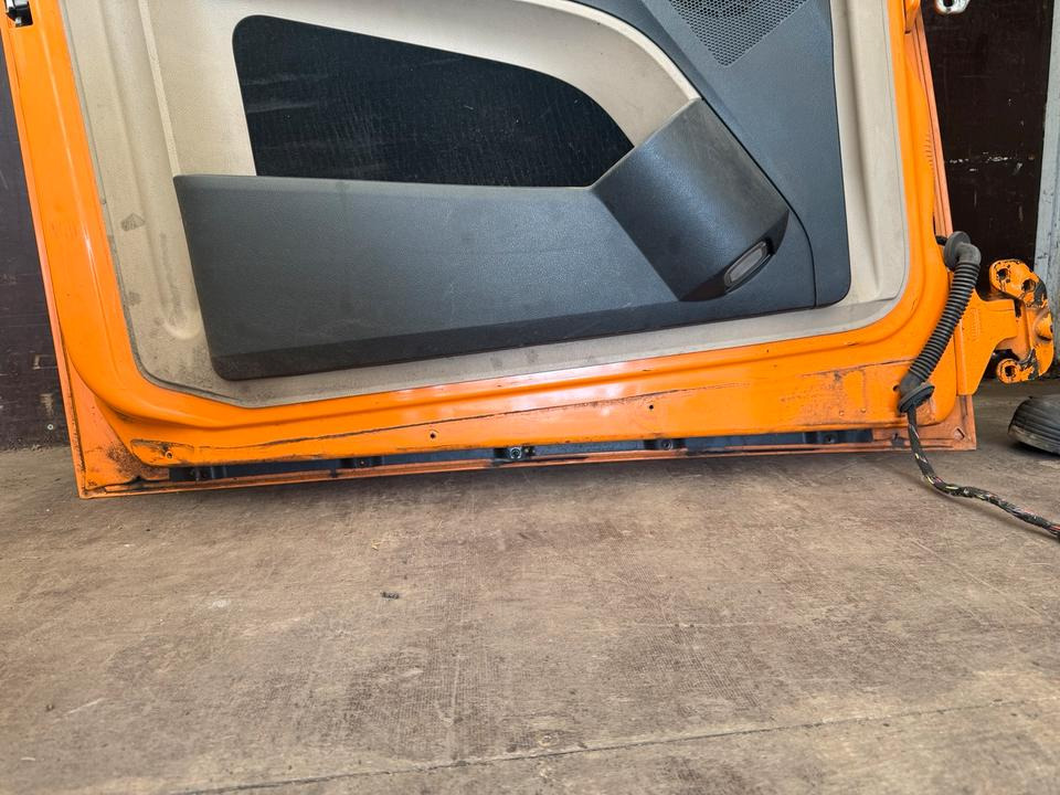 Actros MP4 Fahrertür Orange, Spiegel, Innenverkleidung LN 39 - Kapı ve yedek parça - Kamyon: fotoğraf 5 Actros MP4 Fahrertür Orange, Spiegel, Innenverkleidung LN 39 - Kapı ve yedek parça - Kamyon: fotoğraf 5