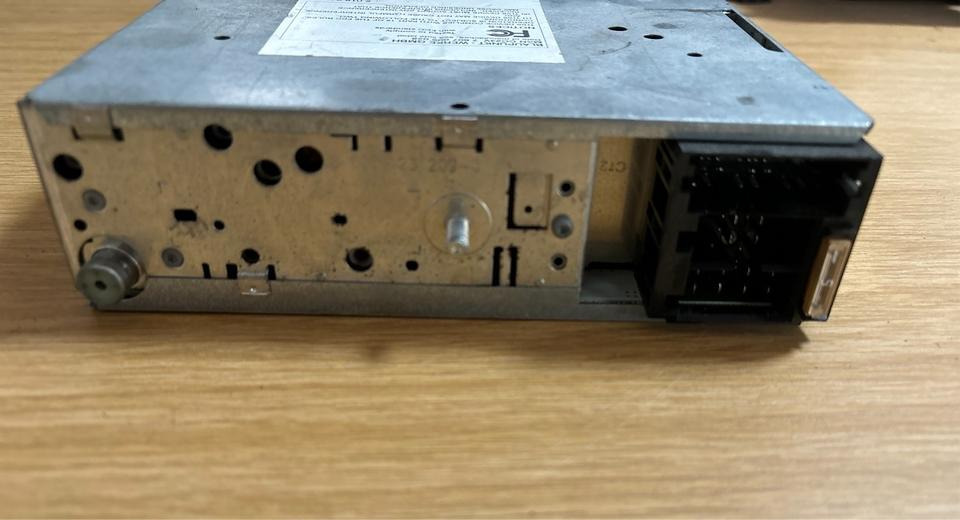 MAN CC24V BLAUPUNKT Radio 81.28101-6166 - Kabin ve iç mekan - Kamyon: fotoğraf 2 MAN CC24V BLAUPUNKT Radio 81.28101-6166 - Kabin ve iç mekan - Kamyon: fotoğraf 2