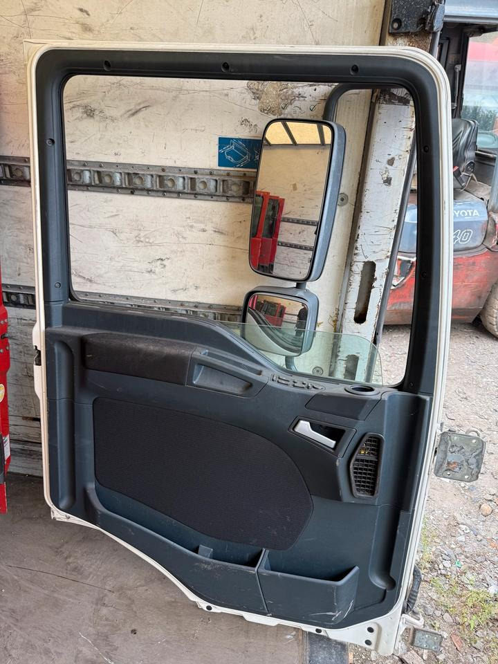 MAN TGL Fahrertür Weiß Spiegel Innenverkleidung - Kapı ve yedek parça - Kamyon: fotoğraf 2 MAN TGL Fahrertür Weiß Spiegel Innenverkleidung - Kapı ve yedek parça - Kamyon: fotoğraf 2
