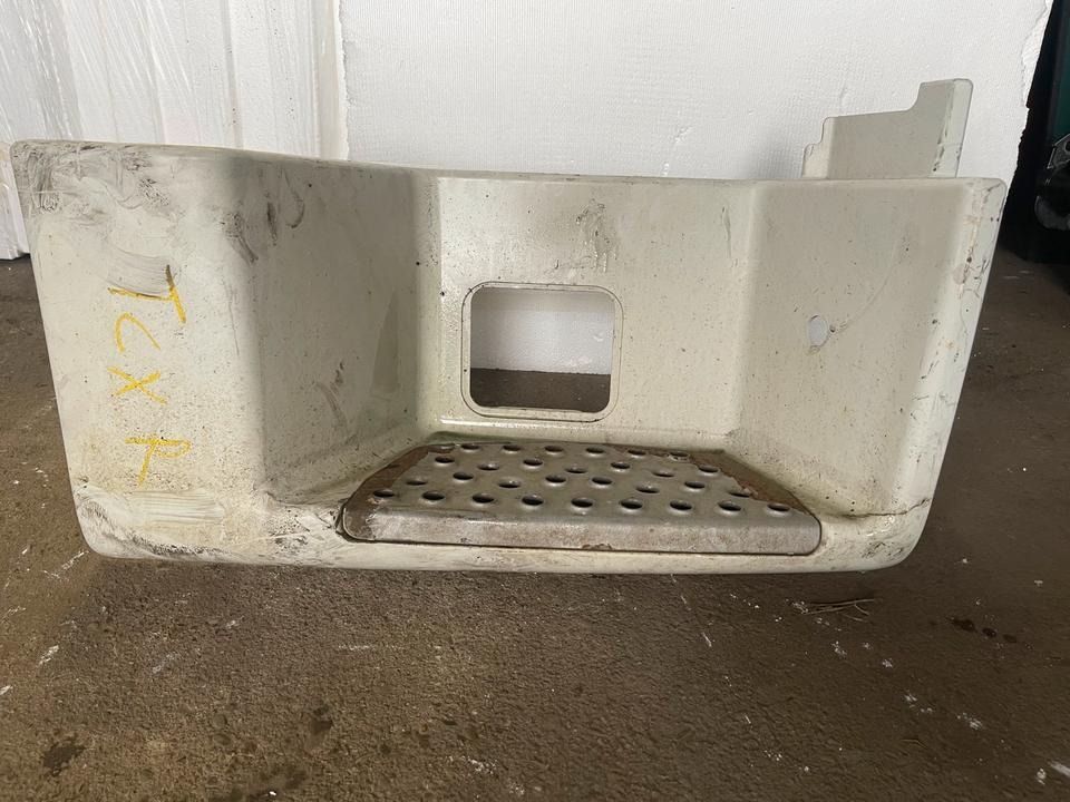 MAN TGX Einstieg Unten Rechts 81615100976 - Basamak - Kamyon: fotoğraf 1 MAN TGX Einstieg Unten Rechts 81615100976 - Basamak - Kamyon: fotoğraf 1