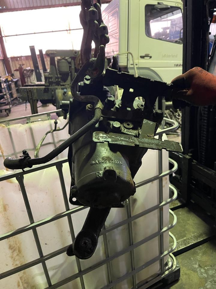 MERCEDES ACTROS Lenkung Lenkgetriebe A9604611701 LS8 - Direksiyon yönetimi - Kamyon: fotoğraf 2 MERCEDES ACTROS Lenkung Lenkgetriebe A9604611701 LS8 - Direksiyon yönetimi - Kamyon: fotoğraf 2