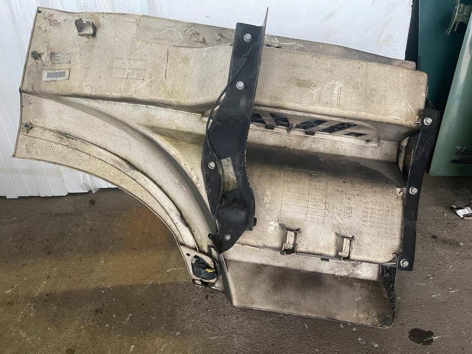 Mercedes ACTROS MP4 Einstieg Links A9616662201 - Basamak - Kamyon: fotoğraf 2 Mercedes ACTROS MP4 Einstieg Links A9616662201 - Basamak - Kamyon: fotoğraf 2