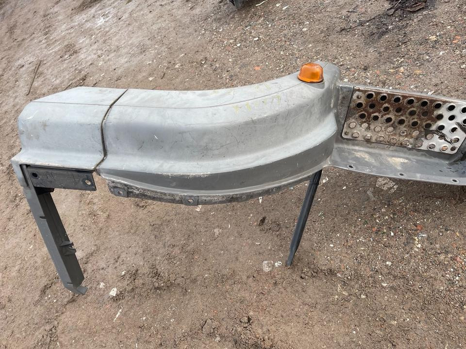 Mercedes AXOR Einstieg Links Kotflügel - Basamak - Kamyon: fotoğraf 2 Mercedes AXOR Einstieg Links Kotflügel - Basamak - Kamyon: fotoğraf 2