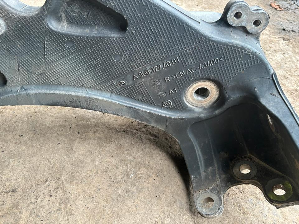 Mercedes-Actros MP4 Lenkbock Rechts A9603224001 - Direksiyon yönetimi - Kamyon: fotoğraf 3 Mercedes-Actros MP4 Lenkbock Rechts A9603224001 - Direksiyon yönetimi - Kamyon: fotoğraf 3