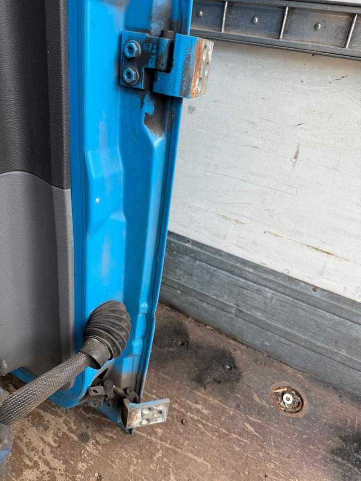 Mercedes Atego Fahrertür Blau Spiegel Innenverkleidung LN 73 - Kapı ve yedek parça - Kamyon: fotoğraf 5 Mercedes Atego Fahrertür Blau Spiegel Innenverkleidung LN 73 - Kapı ve yedek parça - Kamyon: fotoğraf 5