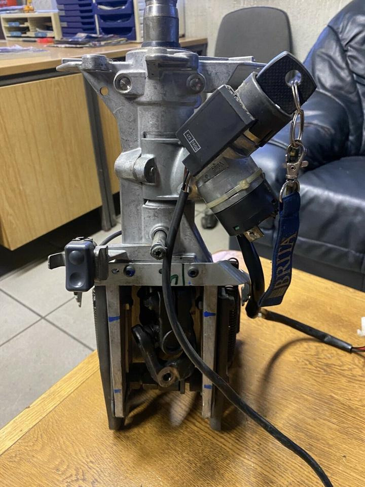 Mercedes Atego Lenksäule Lenkung mit Zündschloss & Schlüssel - Direksiyon kolonu - Kamyon: fotoğraf 4 Mercedes Atego Lenksäule Lenkung mit Zündschloss & Schlüssel - Direksiyon kolonu - Kamyon: fotoğraf 4